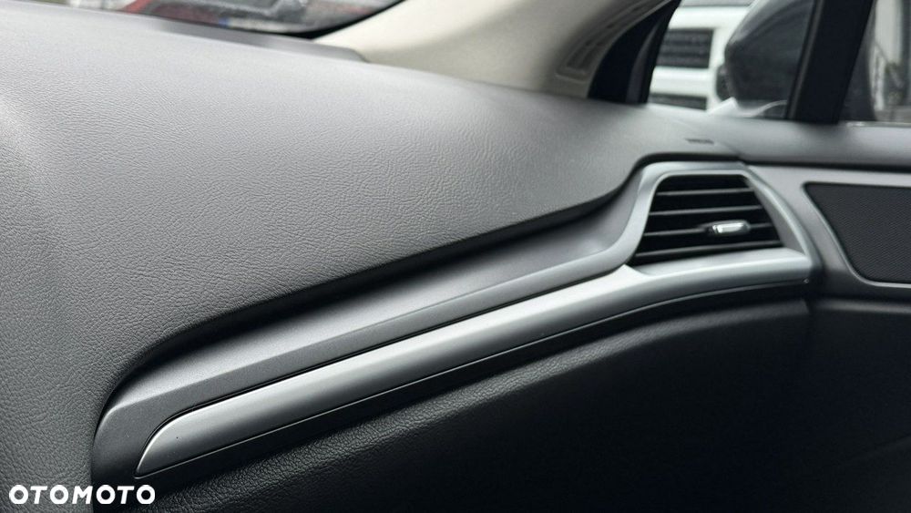 Ford Mondeo 2.0 EcoBlue Titanium - 26