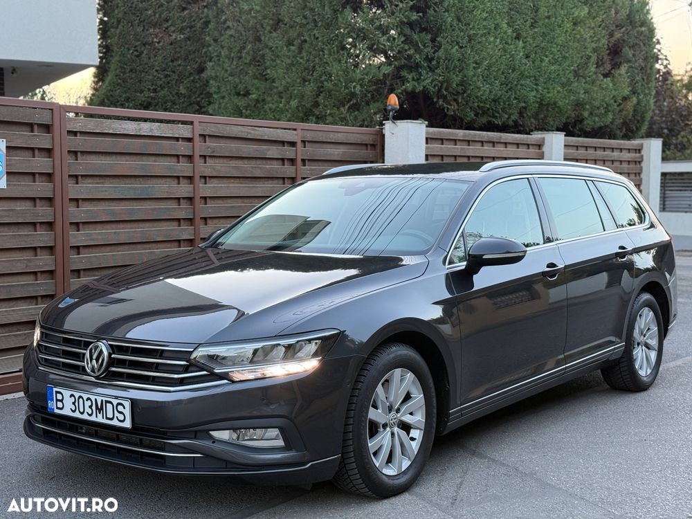 Volkswagen Passat - 1