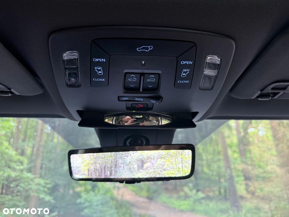 Toyota Sienna - 7