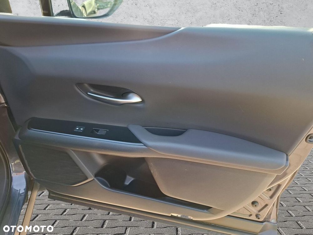 Lexus UX 250h GPF Business 2WD - 19