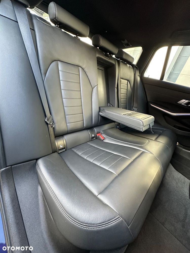 BMW Seria 3 320i Touring Sport Line - 30
