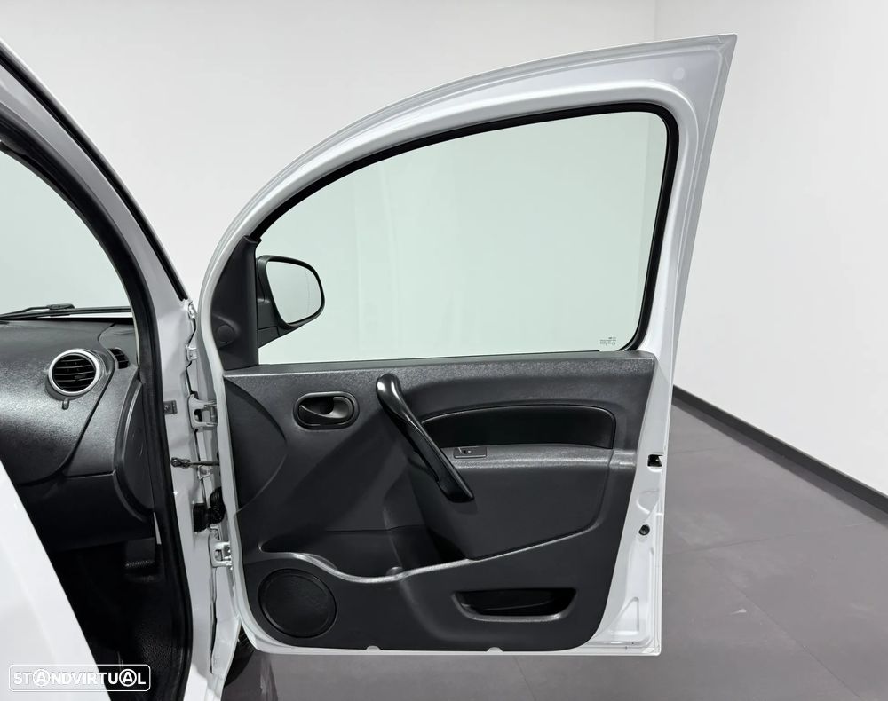 Renault KANGOO Z.E. 33 KW - IVA DEDUTIVÉL - BATERIAS PRÓPRIAS - 34