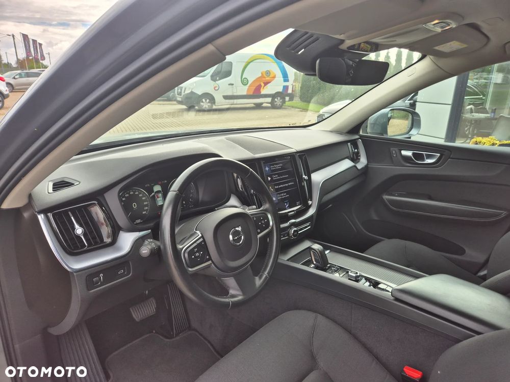 Volvo XC 60 B4 D AWD Geartronic Momentum Pro - 23