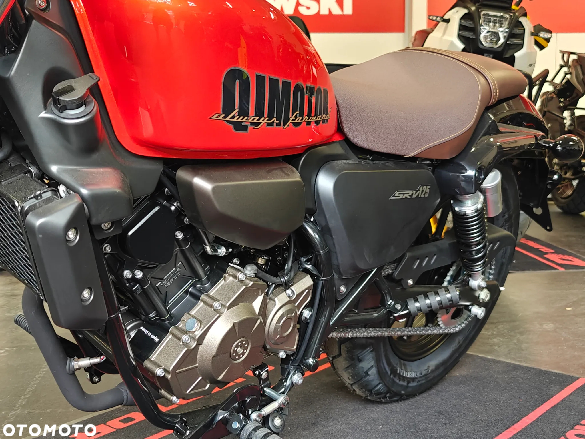 QJMOTOR SRV 125 - 2