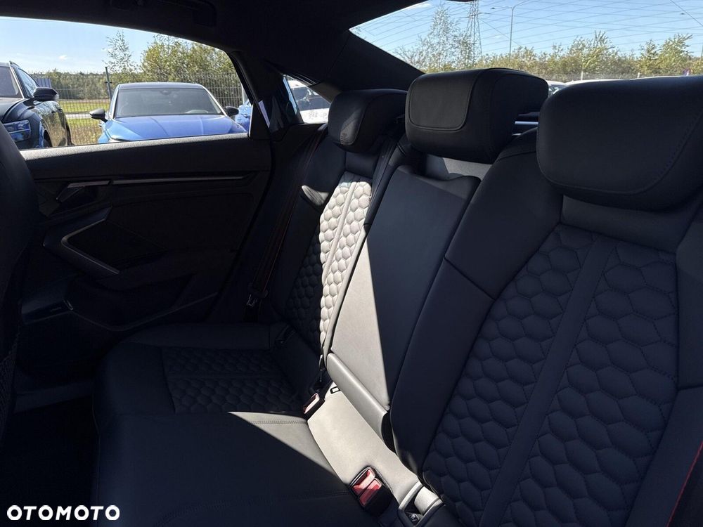 Audi RS3 Limousine - 16