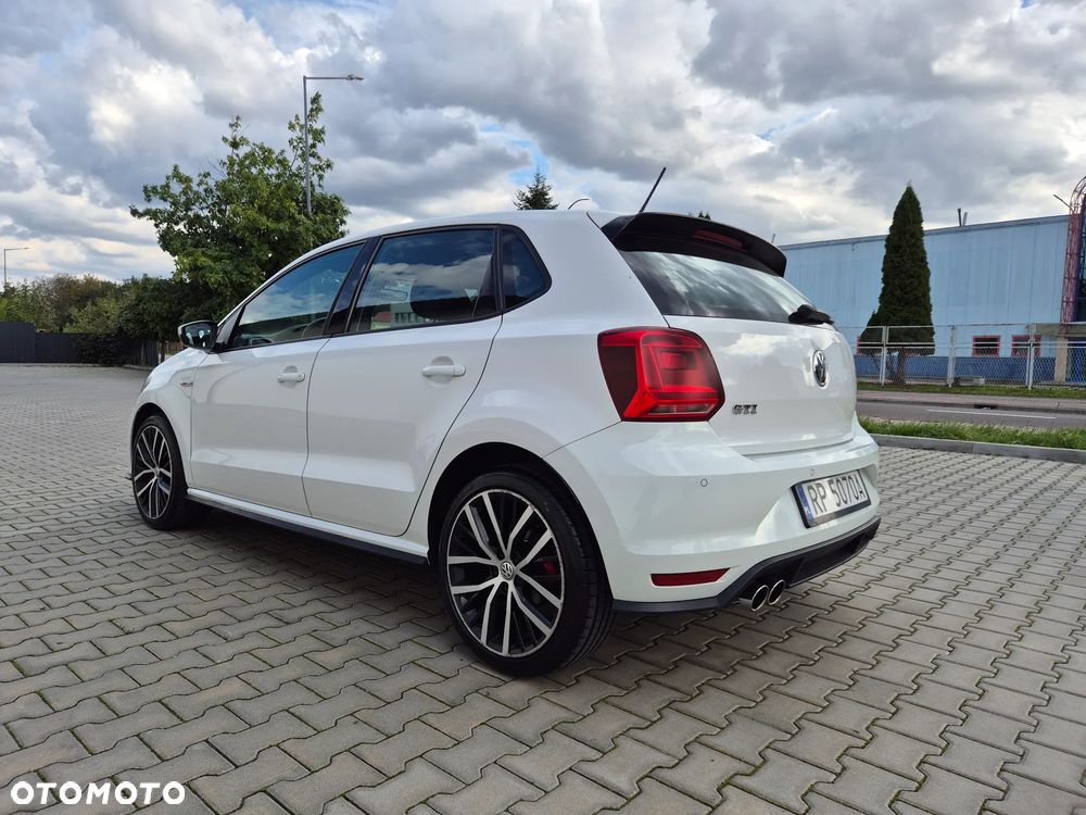 Volkswagen Polo 1.8 TSI BMT GTI - 4