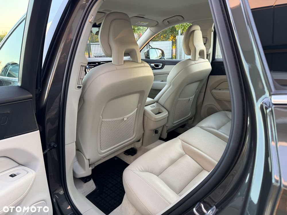 Volvo XC 60 D5 AWD Inscription - 25