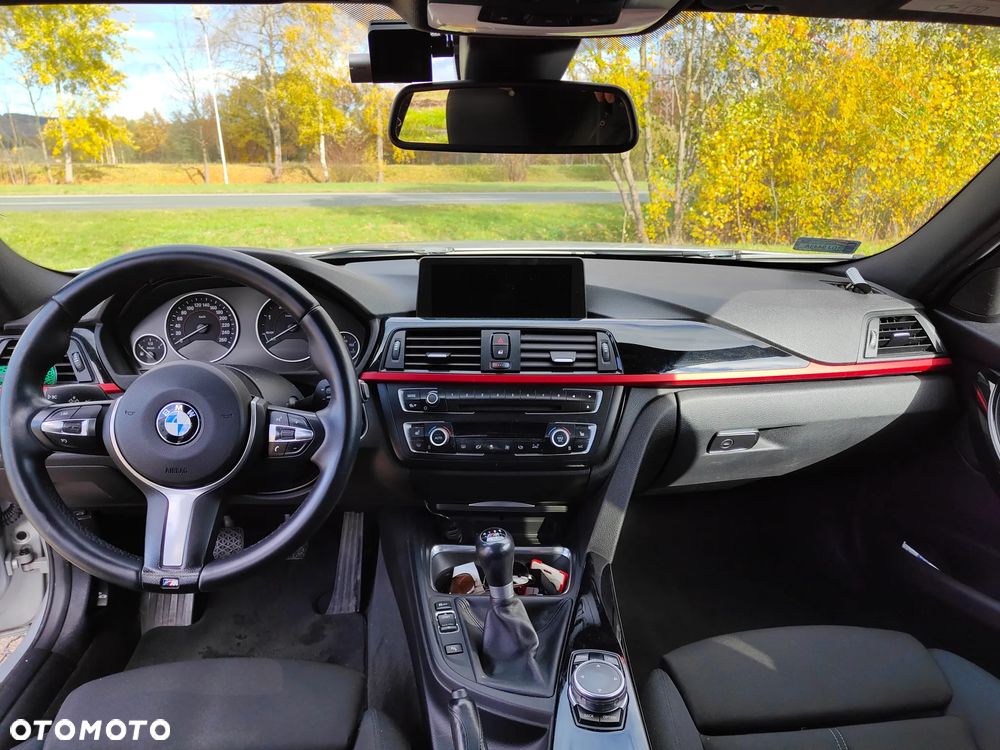 BMW Seria 3 320d DPF Edition Sport - 17