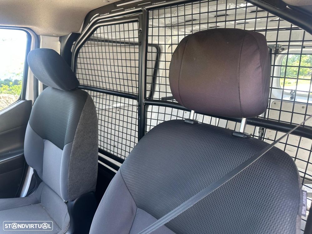 Nissan NV200 - 10