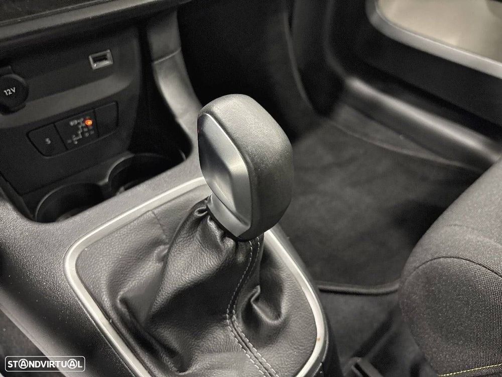 Citroën C3 1.2 PureTech Shine EAT6 - 19