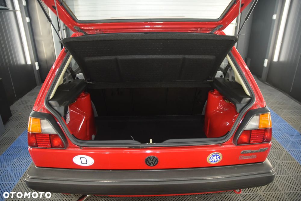 Volkswagen Golf 1.3 - 9