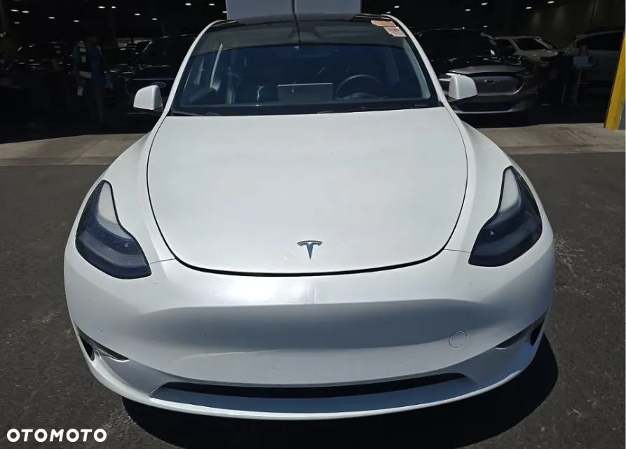 Tesla Model Y Long Range Dual Motor AWD - 3