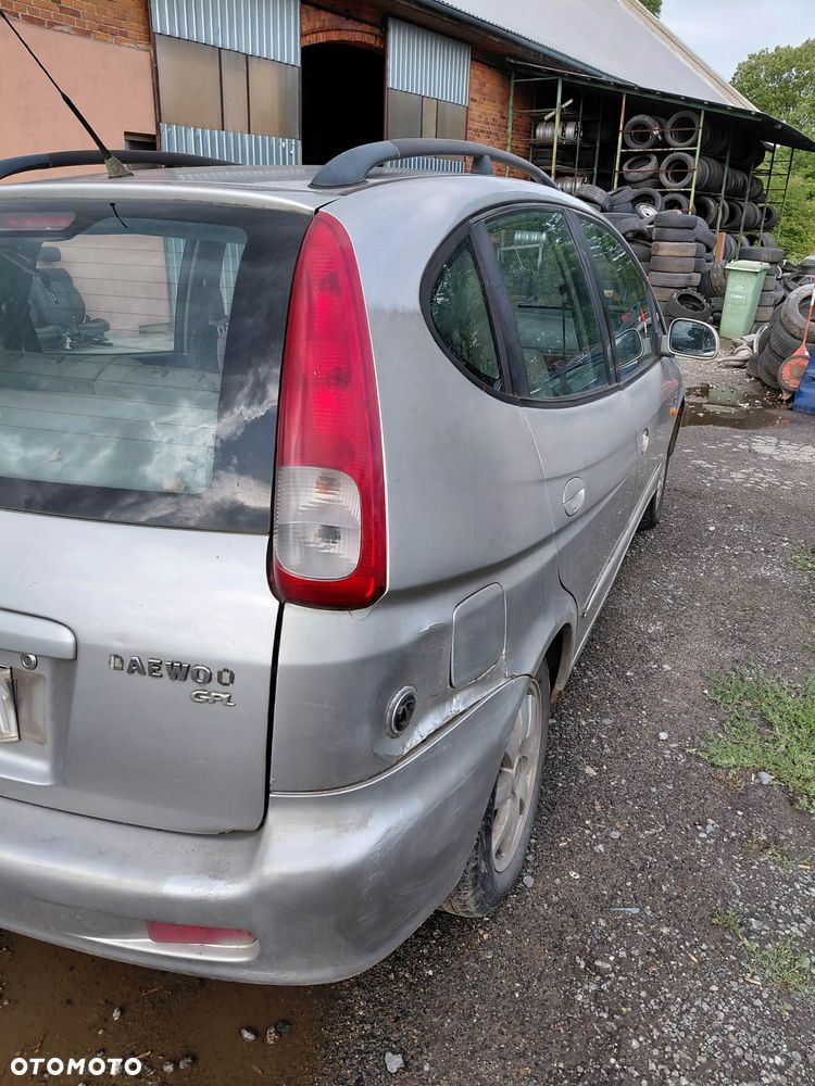 części DAEWOO REZZO 2004r. 2.0 16V benzyna 89kw LAMPY tył prawa lewa - 2