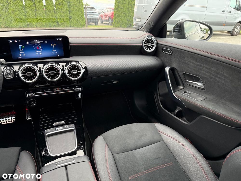 Mercedes-Benz CLA - 15