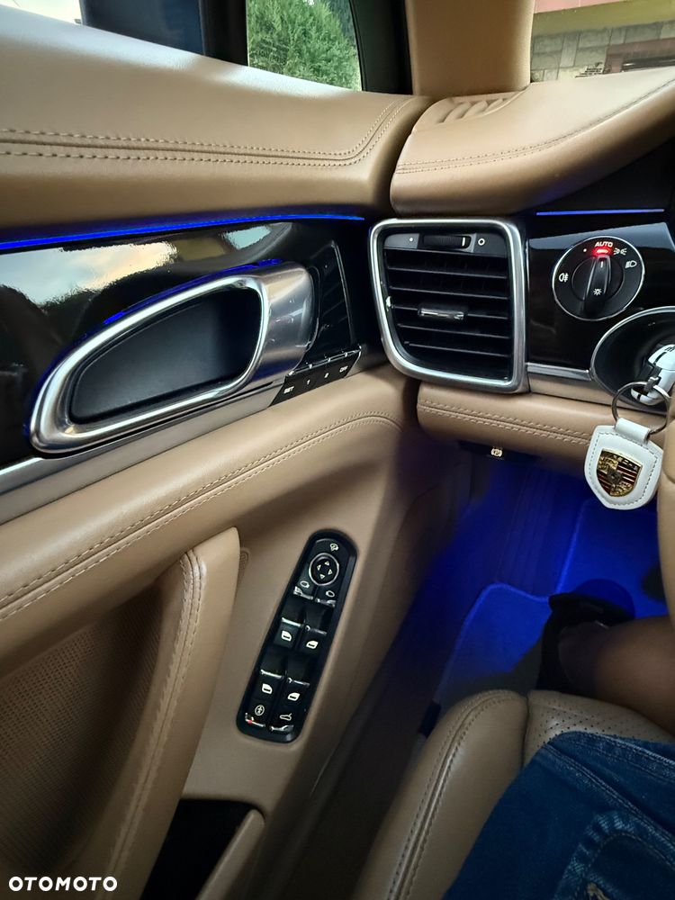 Porsche Panamera S PDK - 28