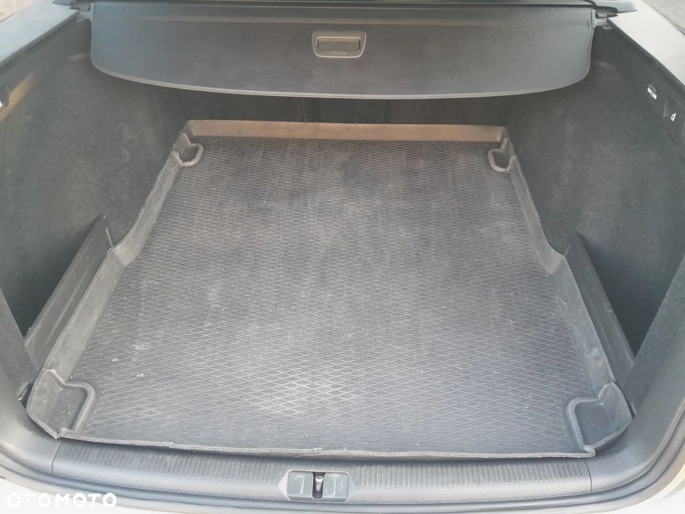 Volkswagen Passat Variant 2.0 TDI 4Mot Highline - 22