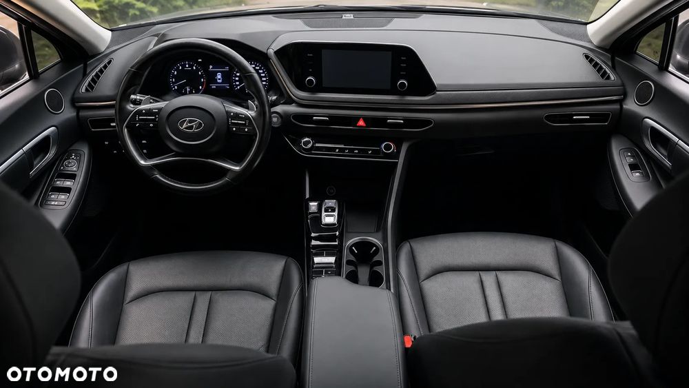 Hyundai Sonata - 10