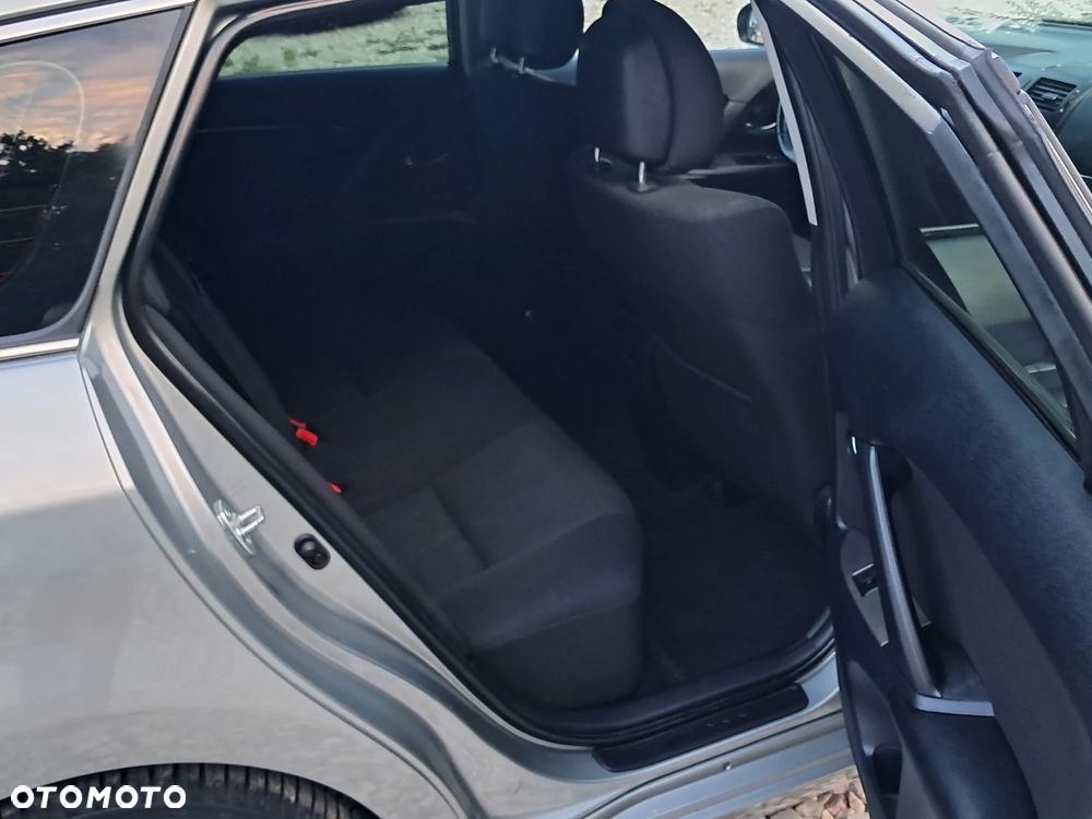 Toyota Avensis 1.8 Business Edition - 17