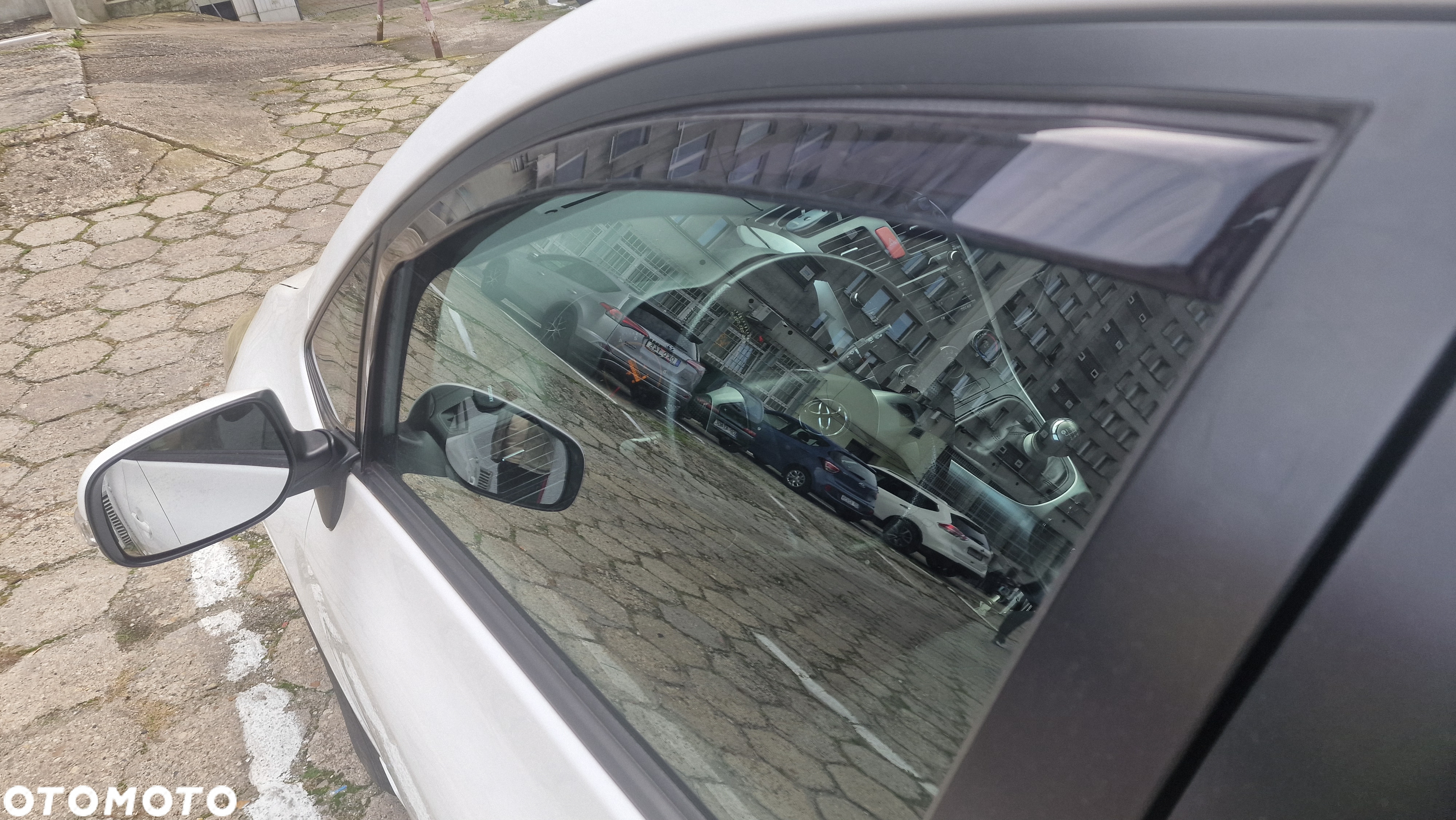 Toyota Auris 1.6 Sprint - 3