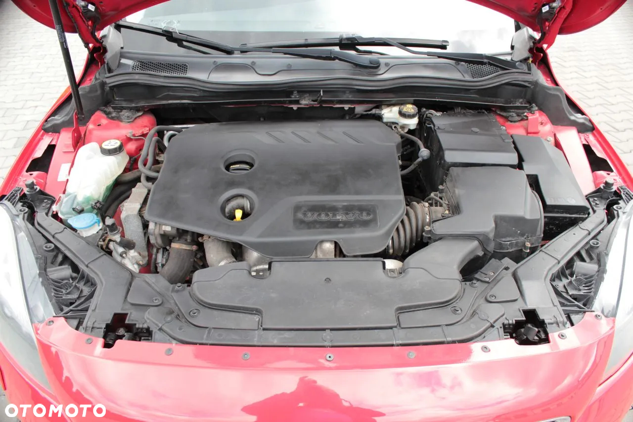Volvo V40 D2 Momentum - 16