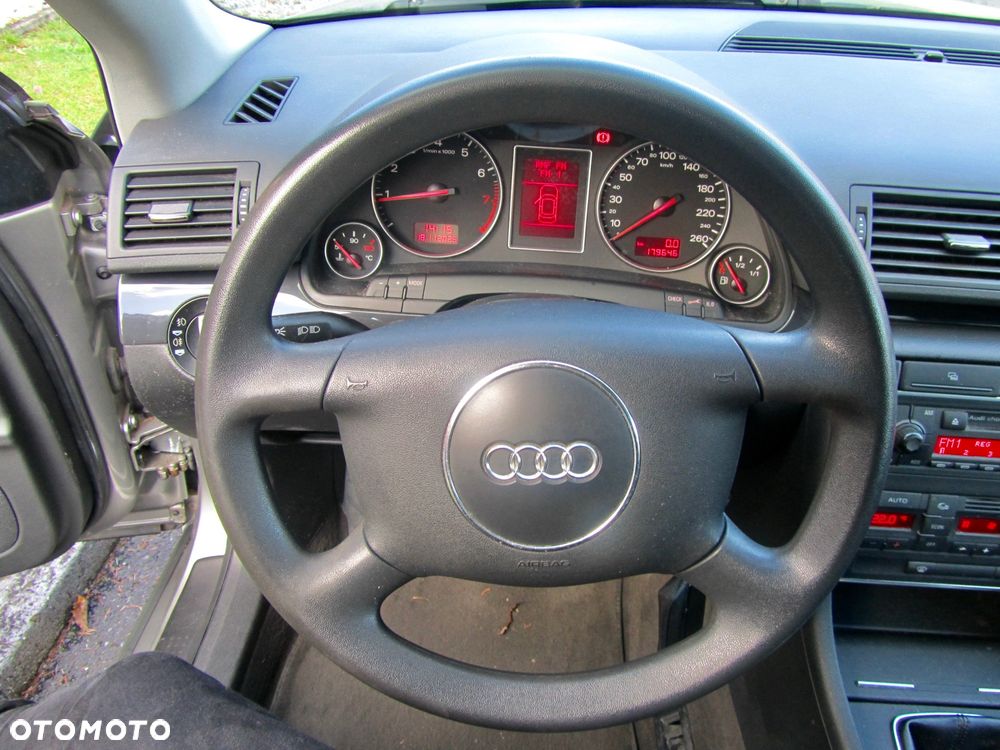 Audi A4 Avant 1.6 - 10