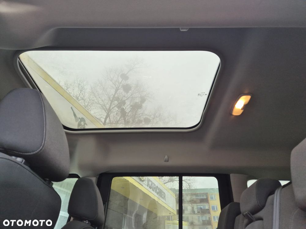 Ford Tourneo Connect Grand - 35