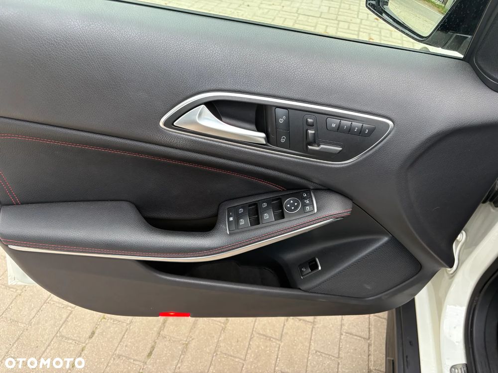 Mercedes-Benz GLA 220 d 4-Matic - 19