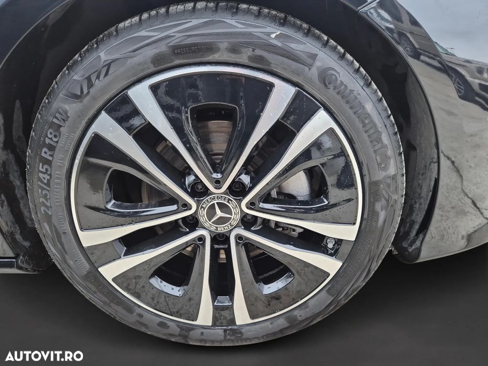 Mercedes-Benz CLA 180 7G-DCT - 24