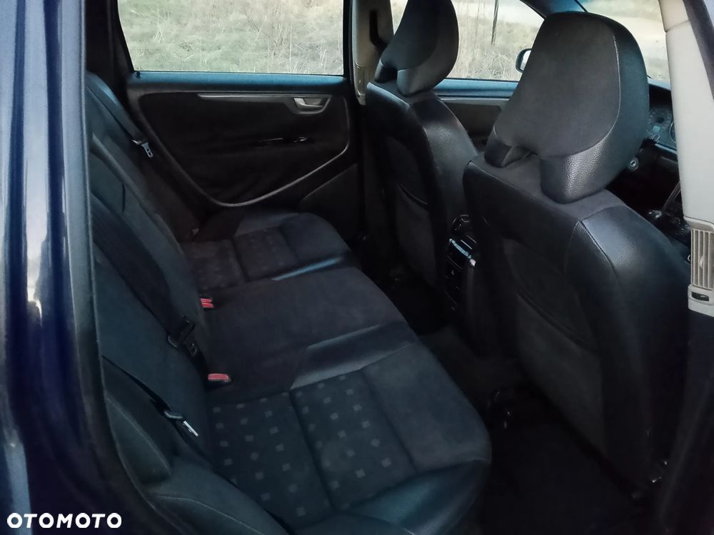 Volvo V70 D5 AWD Premium - 21