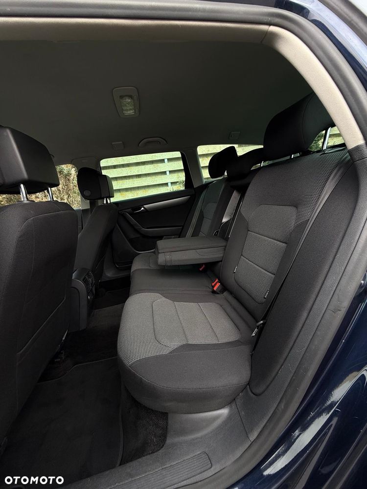 Volkswagen Passat 2.0 TDI SCR DSG Comfortline - 34