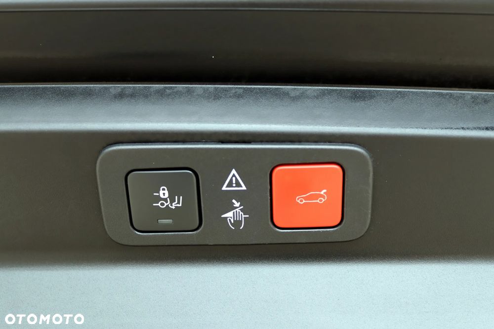 Peugeot 5008 1.6 THP Active S&S EAT6 - 21