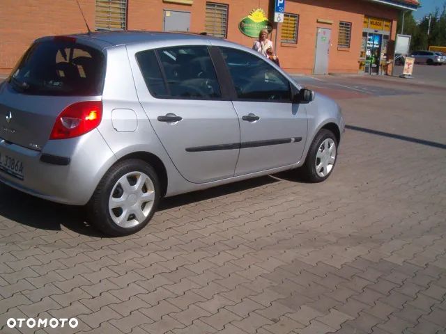 Renault Clio - 11