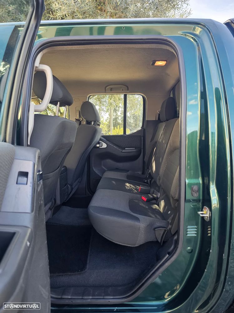 Nissan Navara 2.5 dCi CD LE Hi-Tech 4WD - 13