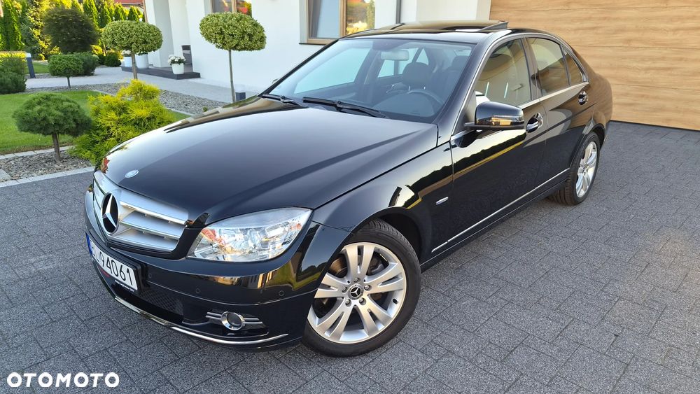 Mercedes-Benz Klasa C 180 CGI Automatik BlueEFFICIENCY Avantgarde - 26