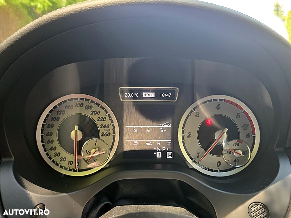 Mercedes-Benz A 220 d 7G-DCT AMG Line - 6