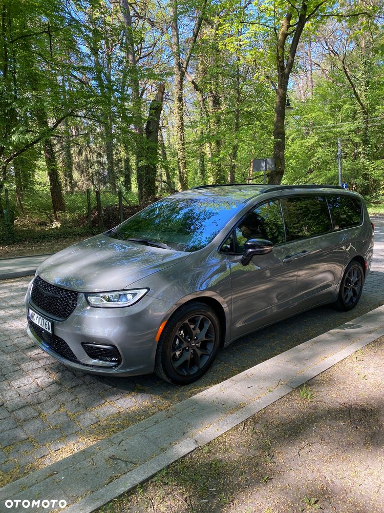 Chrysler Pacifica - 5