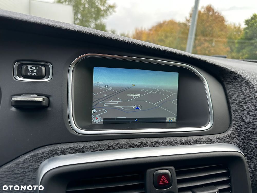Volvo V40 D4 Drive-E Momentum - 13