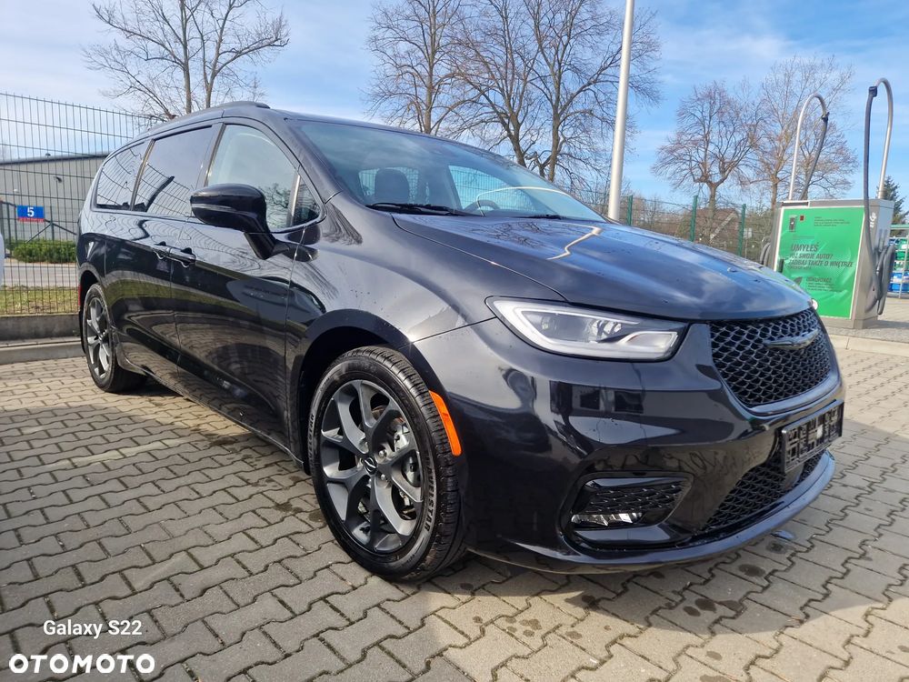 Chrysler Pacifica - 35