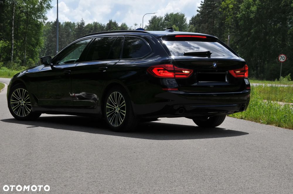 BMW Seria 5 520d xDrive Sport Line - 12