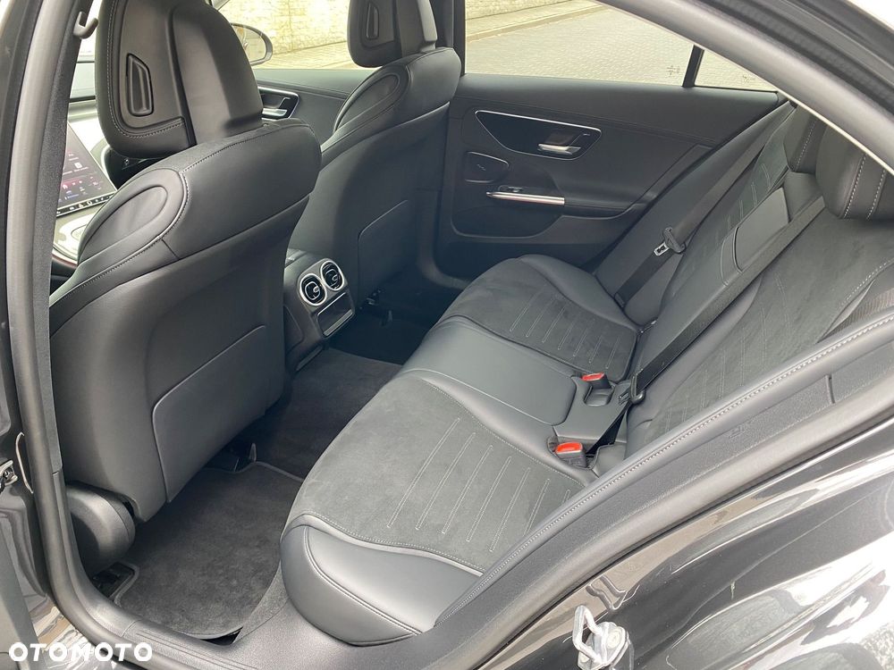 Mercedes-Benz Klasa C 200 d mHEV AMG - 31