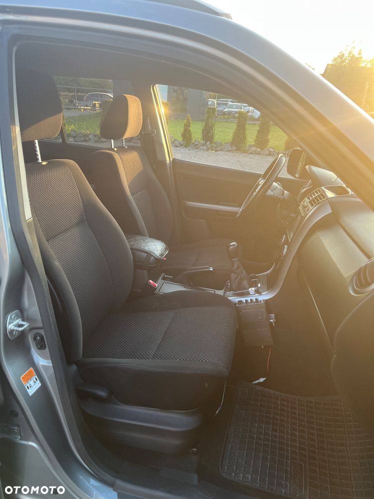 Suzuki Grand Vitara 2.0 Comfort - 19