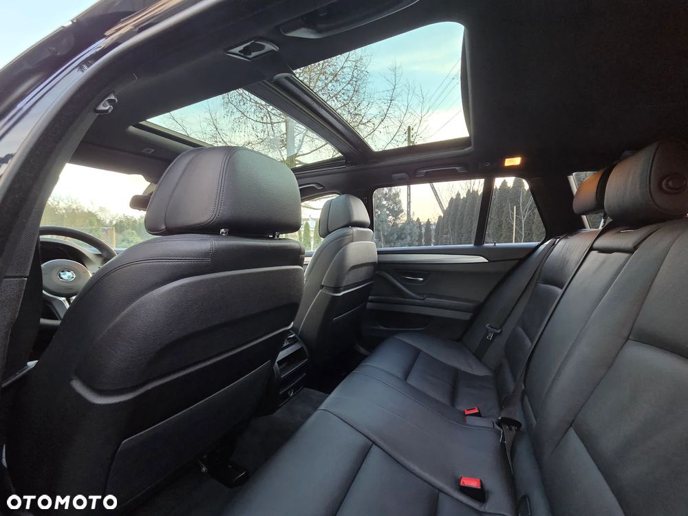 BMW Seria 5 530d xDrive Luxury Line - 27