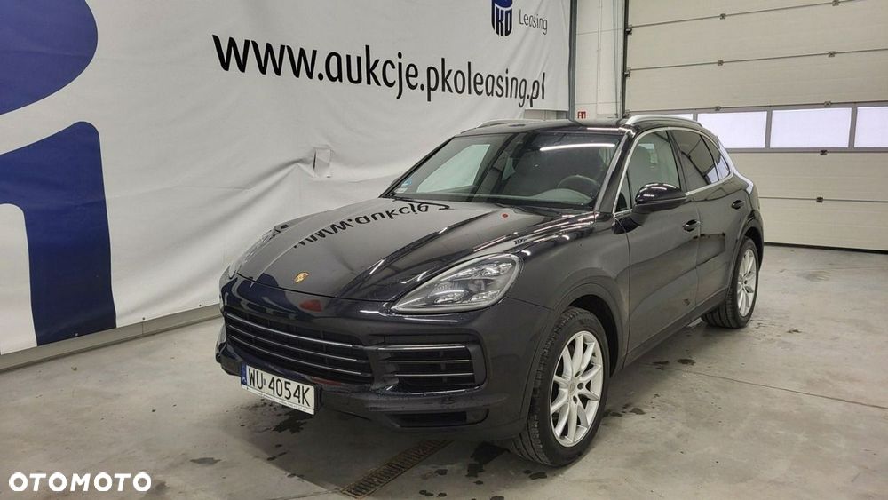 Porsche Cayenne - 1
