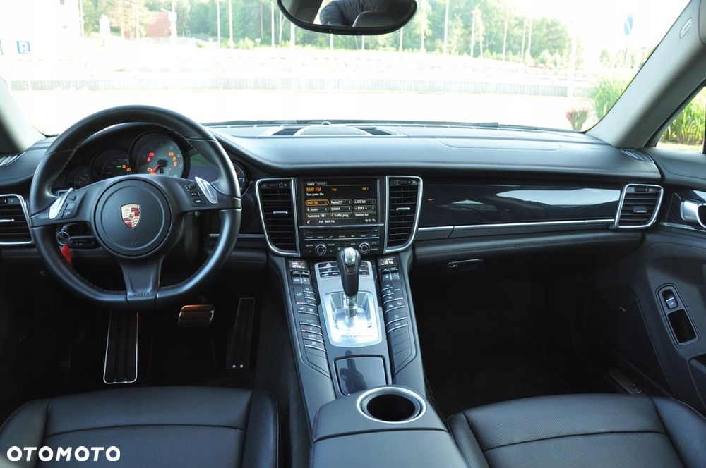 Porsche Panamera 4S - 7