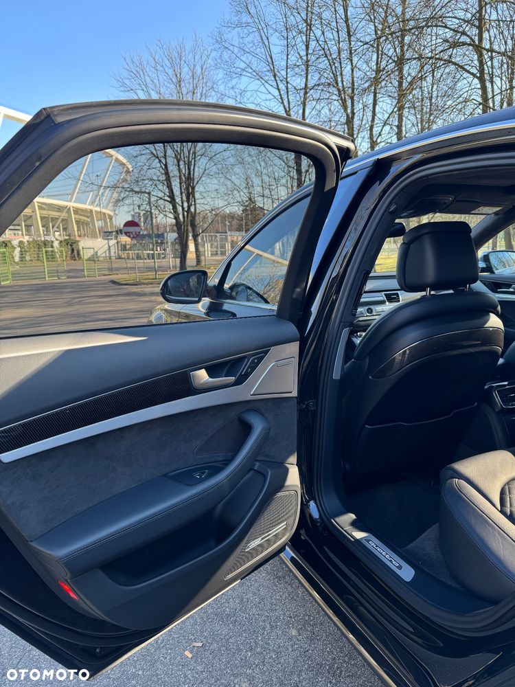 Audi A8 4.2 TDI DPF (clean diesel) quattro tiptronic - 16