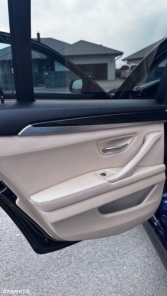 BMW Seria 5 530d xDrive - 13