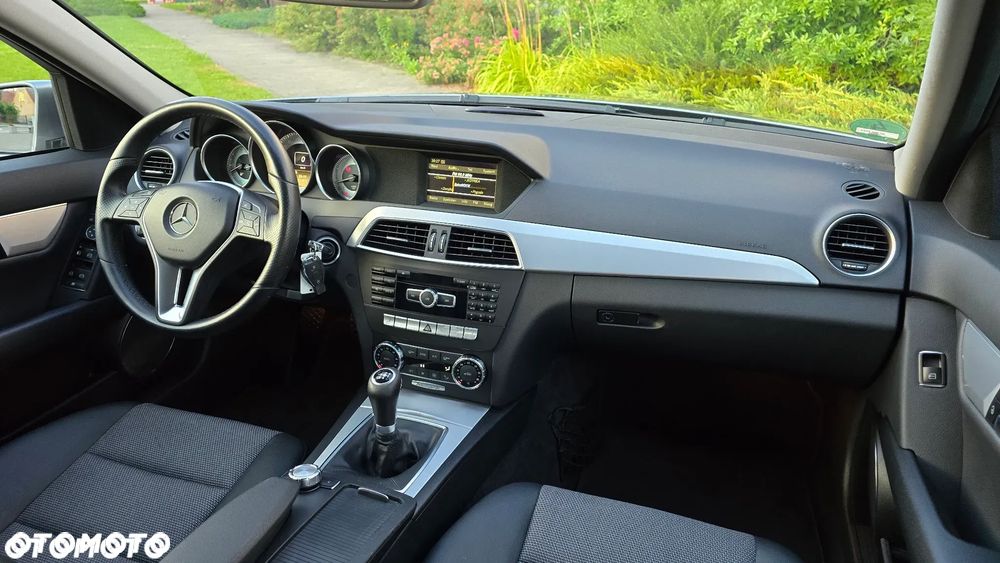Mercedes-Benz Klasa C 180 BlueEFFICIENCY Avantgarde - 12