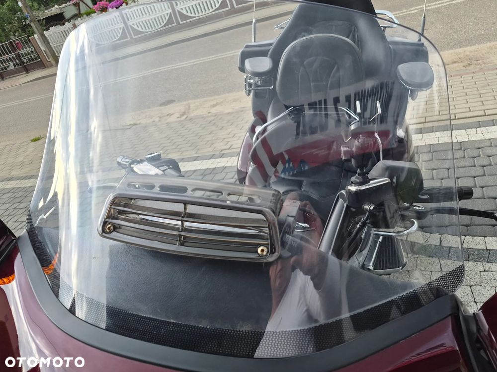 Honda GL - 24