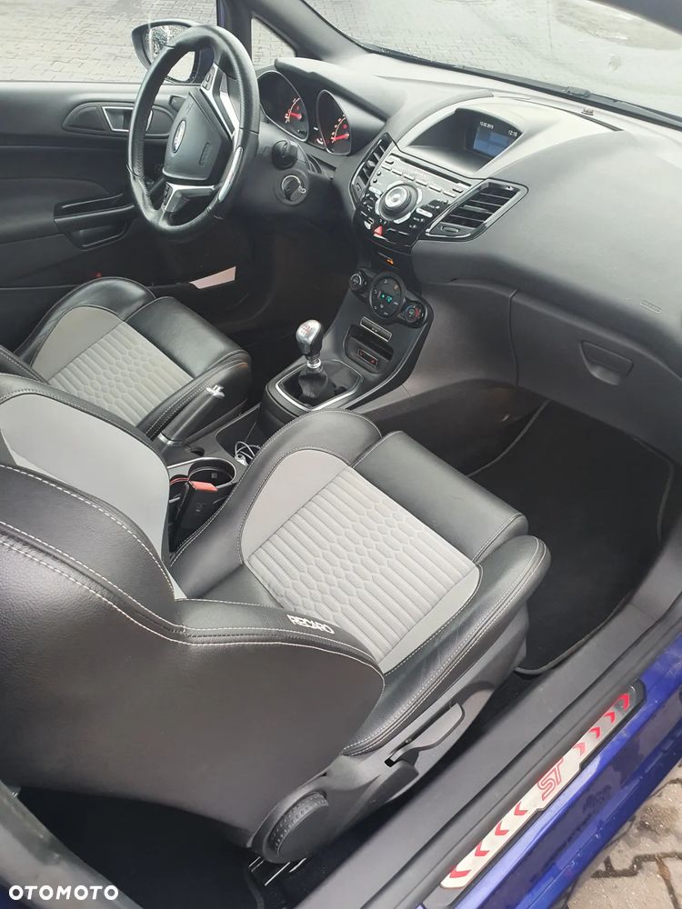Ford Fiesta ST - 13