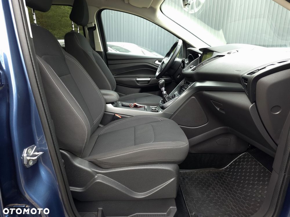 Ford Kuga 2.0 TDCi FWD Titanium - 16